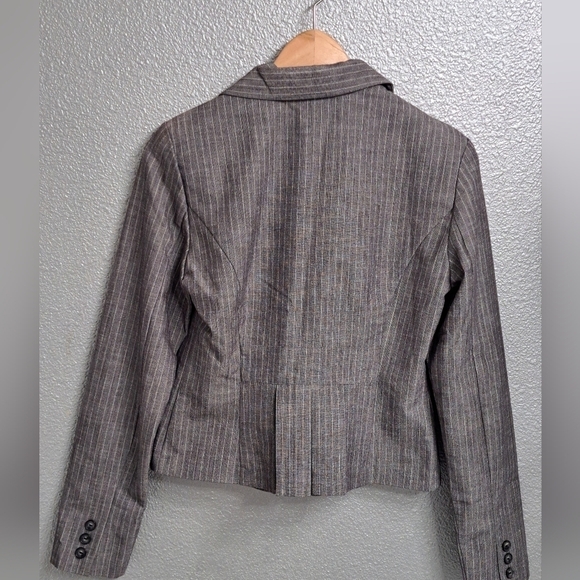 Petite Sophisticate Women's Linen Blend Blazer - Picture 4 of 7